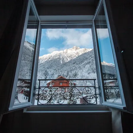 Hotel La Folie Douce 4*